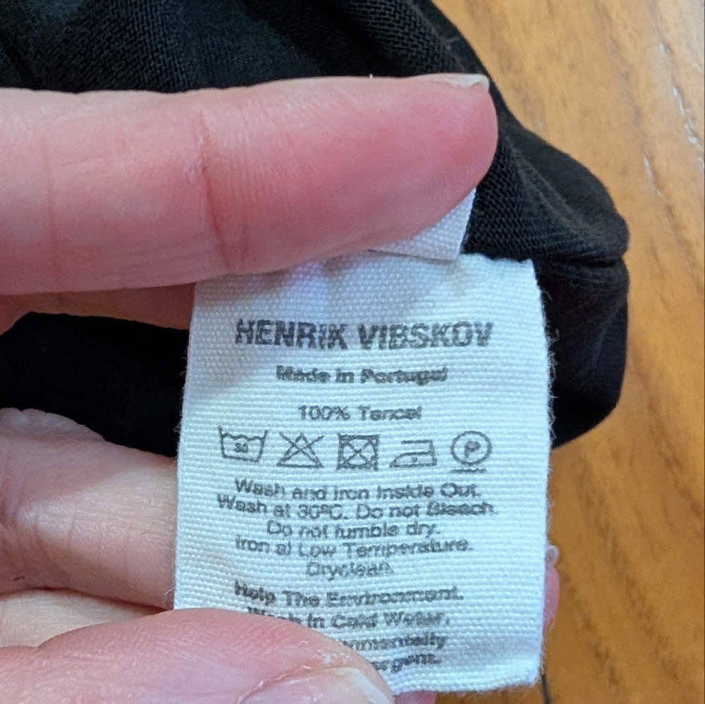Henrik Vibskov Knuckle Tee Black Flowy Top (S) - Picture 9 of 12